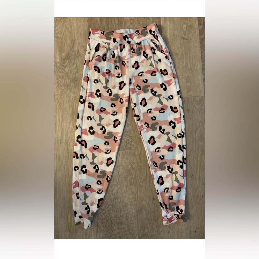 Wonder Nation Girl’s  Size 7/8 Pink & Cream Animal Print Sweatpants